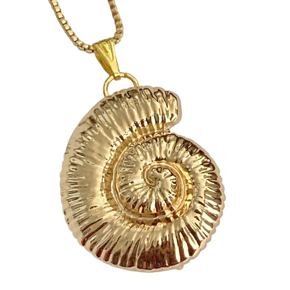 Vintage Gold Spiral Shell Pendant Necklace